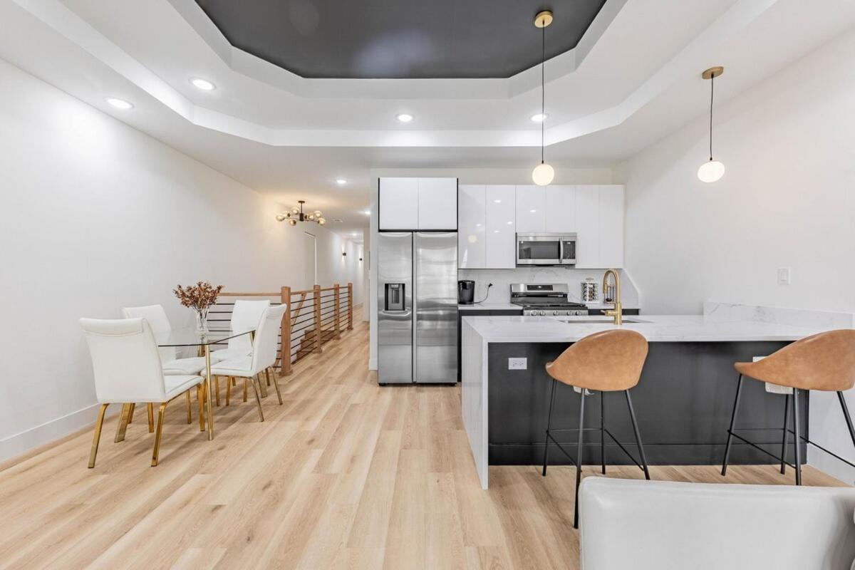 Spacious 3bdr Luxury Penthouse *