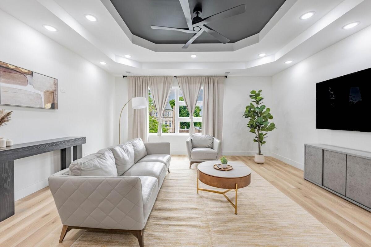 Spacious 3bdr Luxury Penthouse