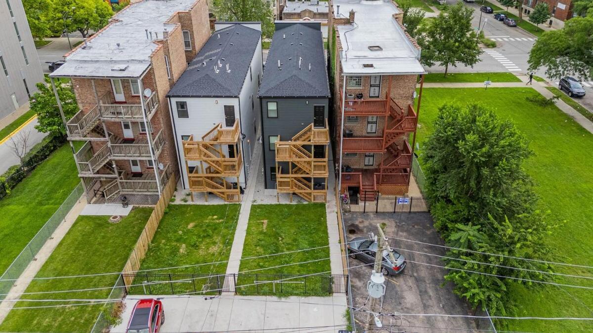 Spacious 3bdr Luxury Penthouse Apartment *