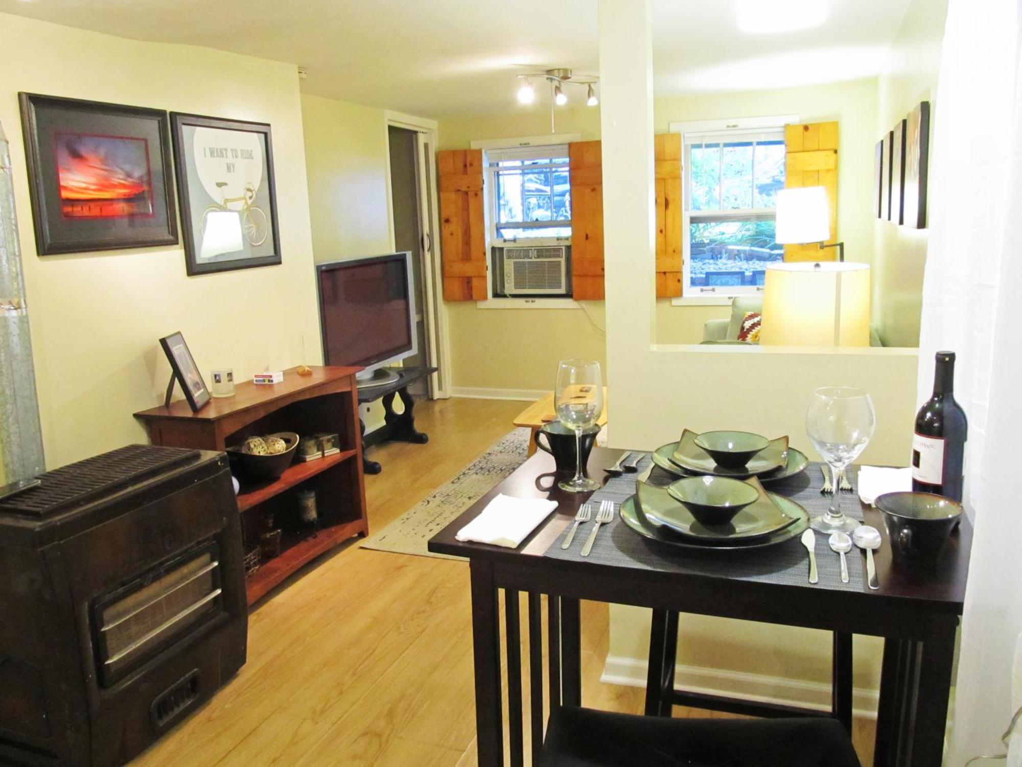 Apartment Cozy Vintage Near Downtown