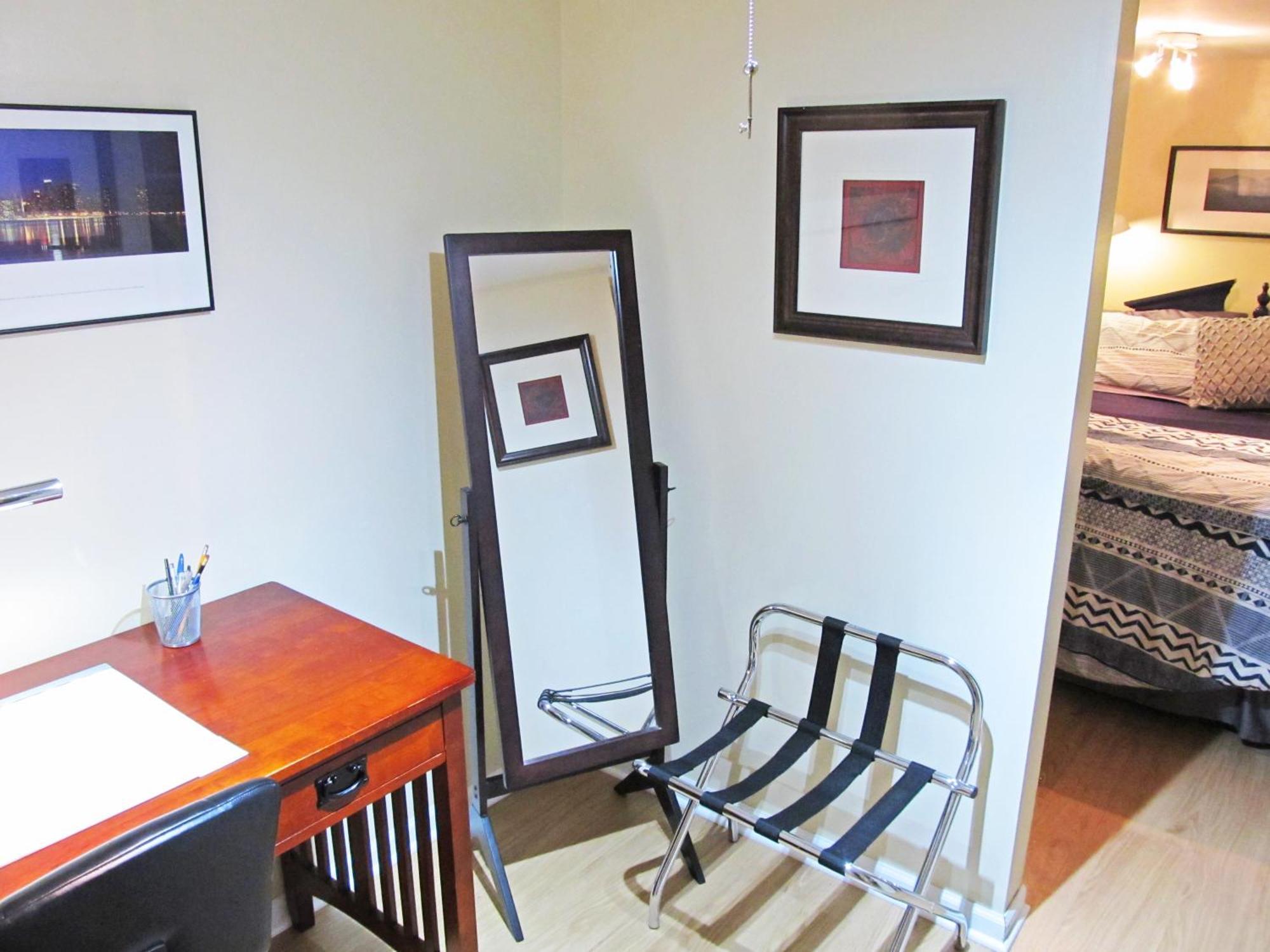 Cozy Vintage Near Downtown