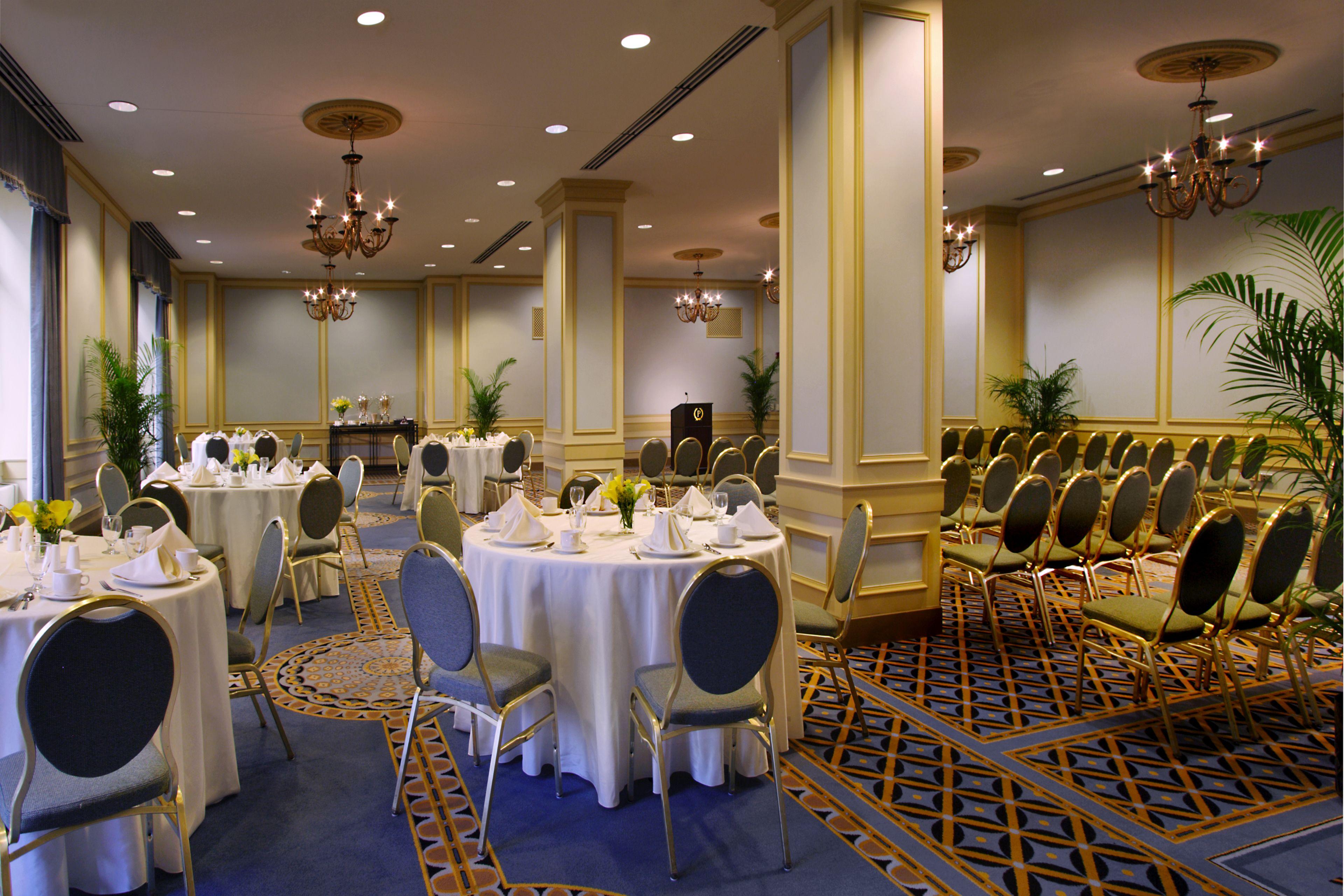 Hotel The Palmer House Hilton 4*