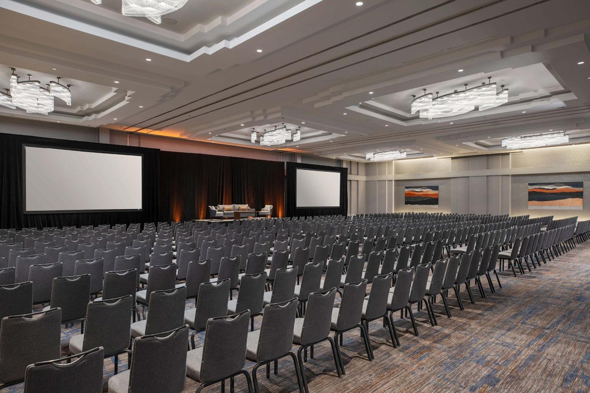 The Westin River North Hotel 4*