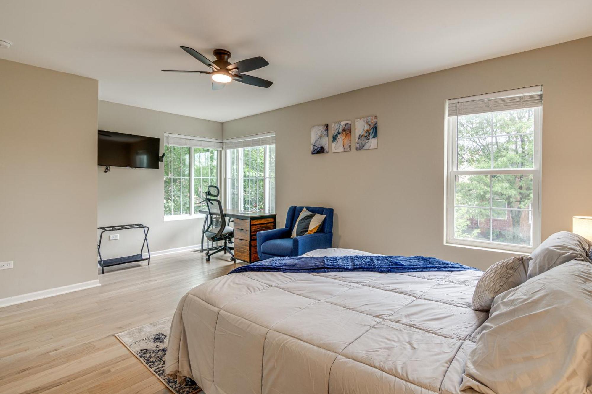 2 Mi To South Shore Urban Retreat With Yard *