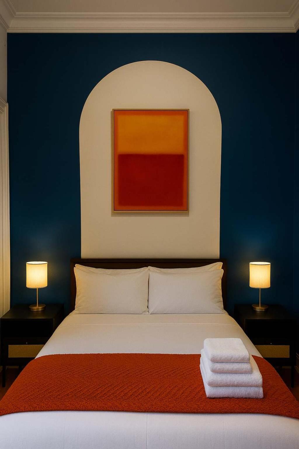 Gym Garage Parking Balcony Sleeps 4 *