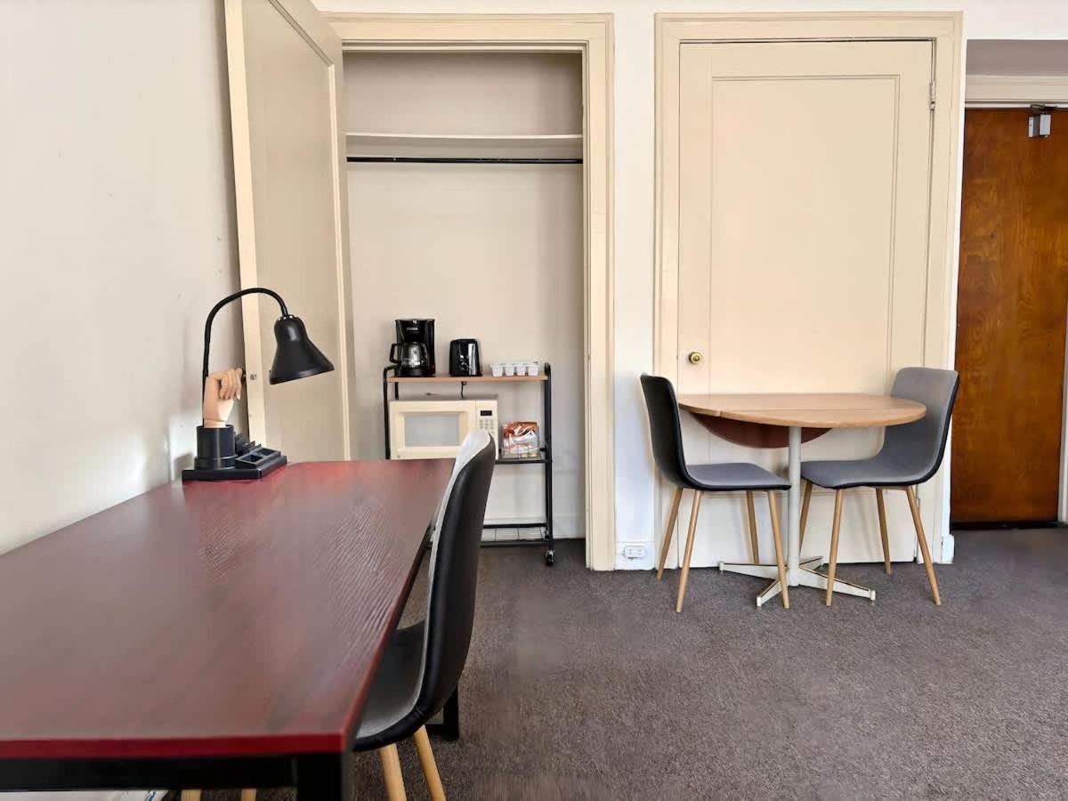 Chic Vintage In The Gold Coast - Sp 1205 *