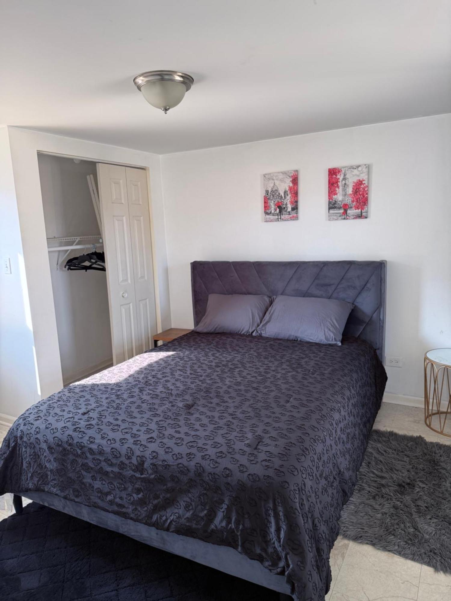 Free Parking! Private Rooftop! 3bd Near Downtown!