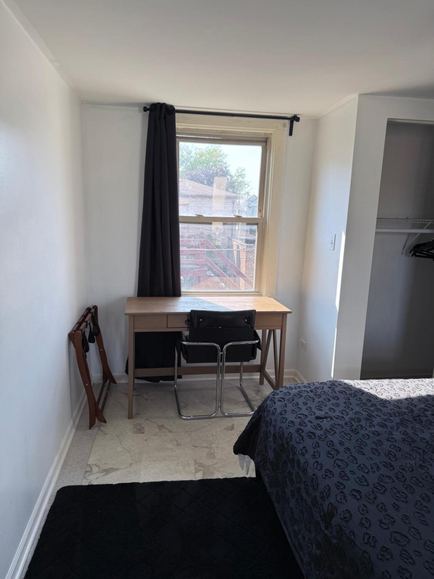 Apartment Free Parking! Private Rooftop! 3bd Near Downtown! Chicago