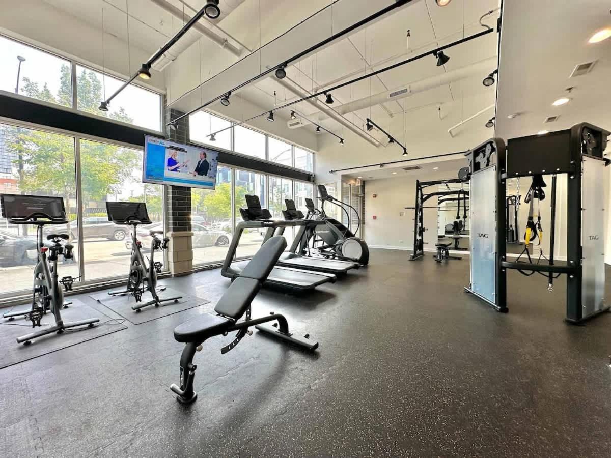 Gym Garage Parking Balcony Sleeps 4 *