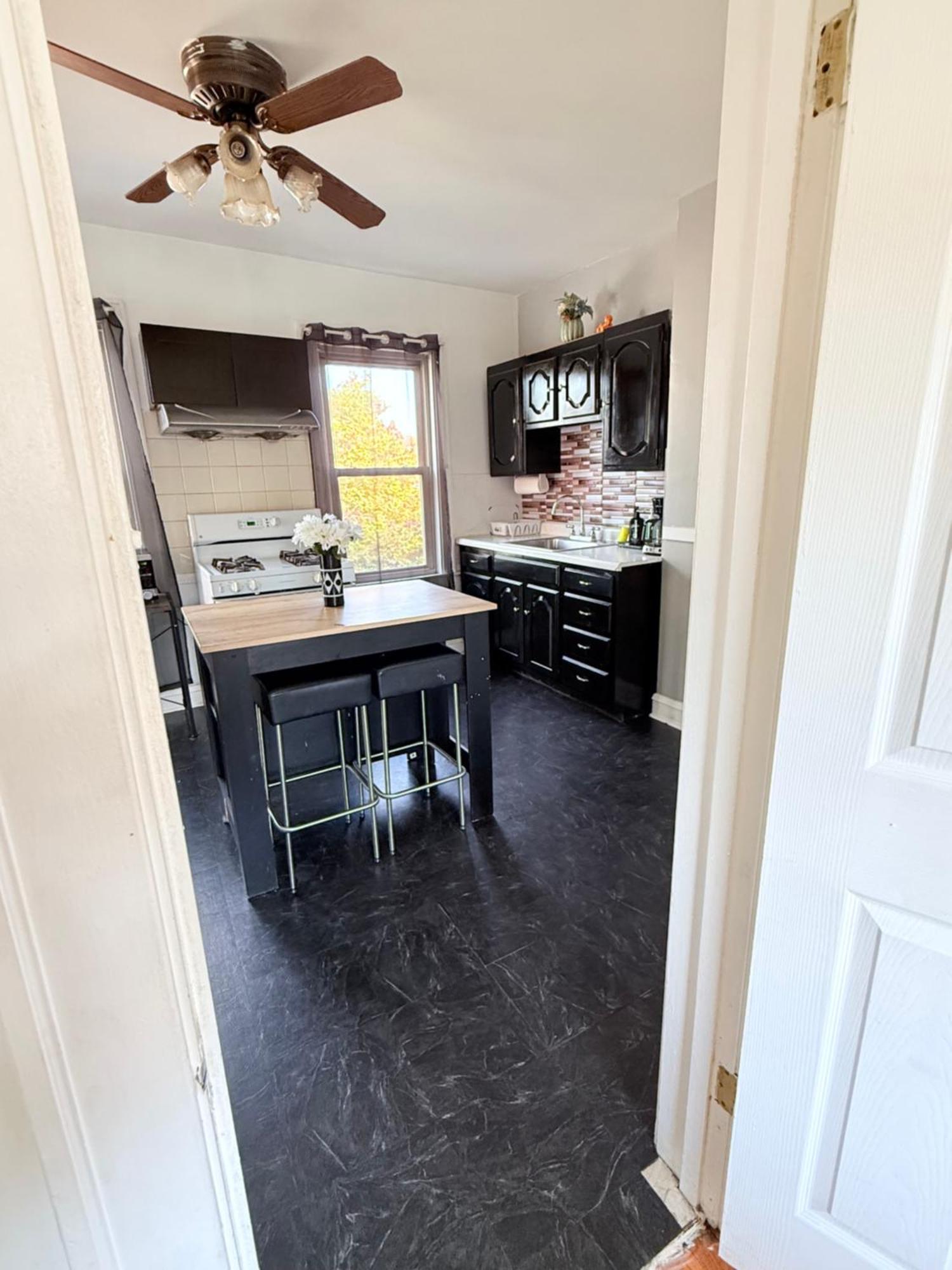 Apartment Free Parking! Private Rooftop! 3bd Near Downtown!