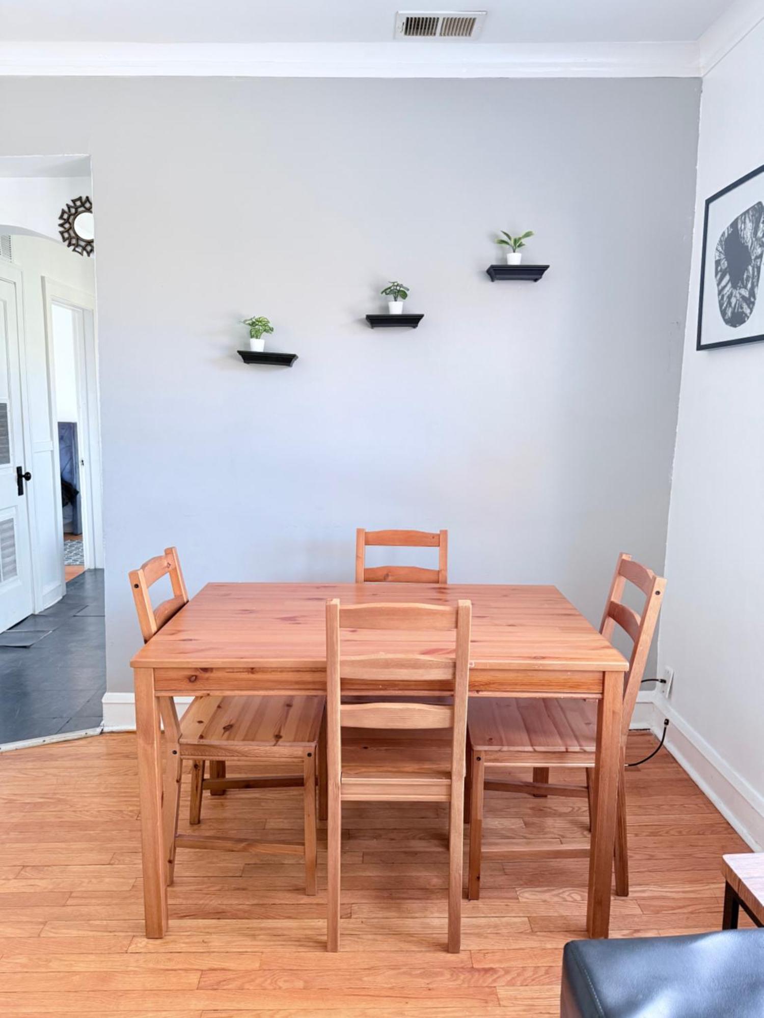 Free Parking! Private Rooftop! 3bd Near Downtown! Apartment *