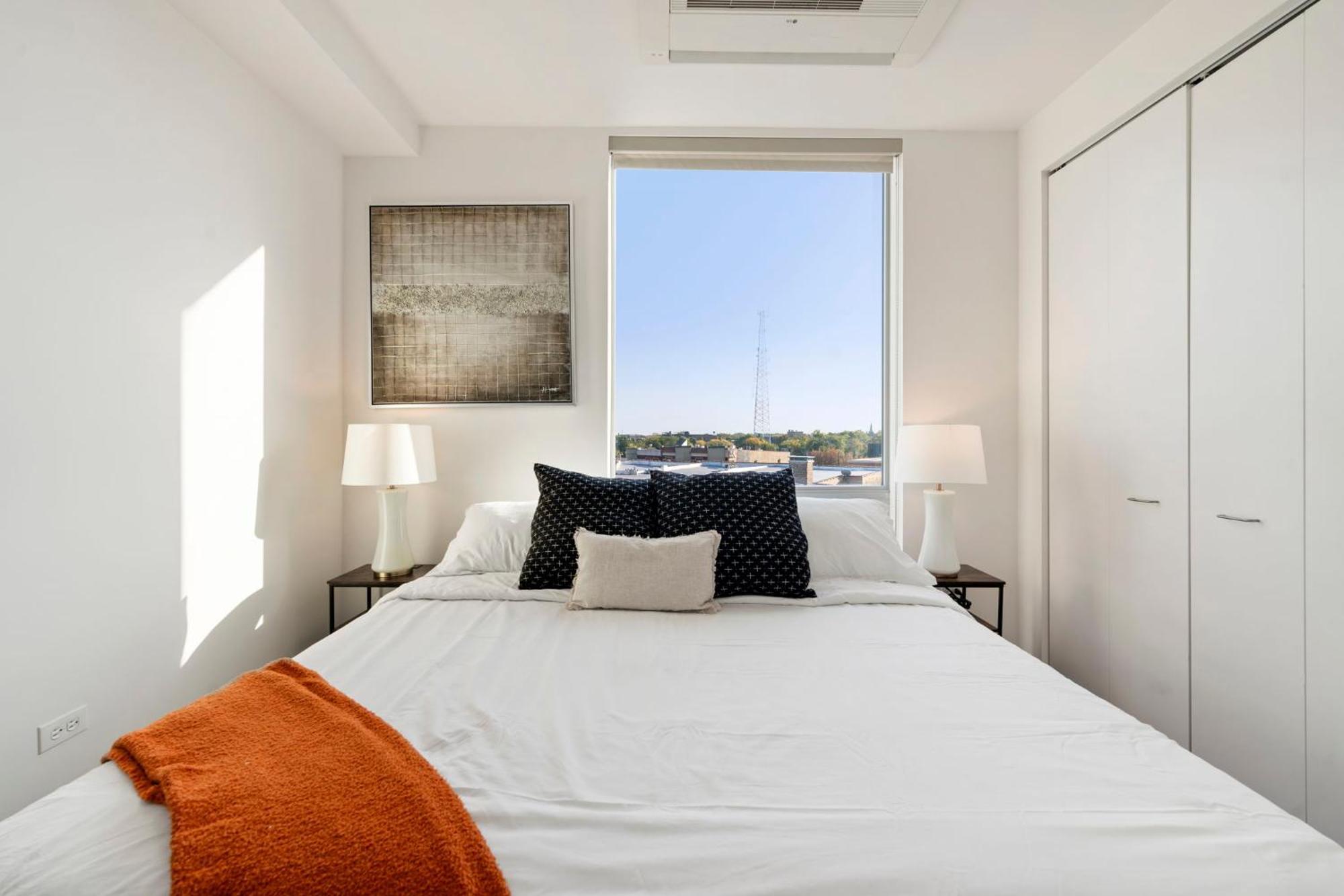 2br Loft Amazing Glass Views Apartment *