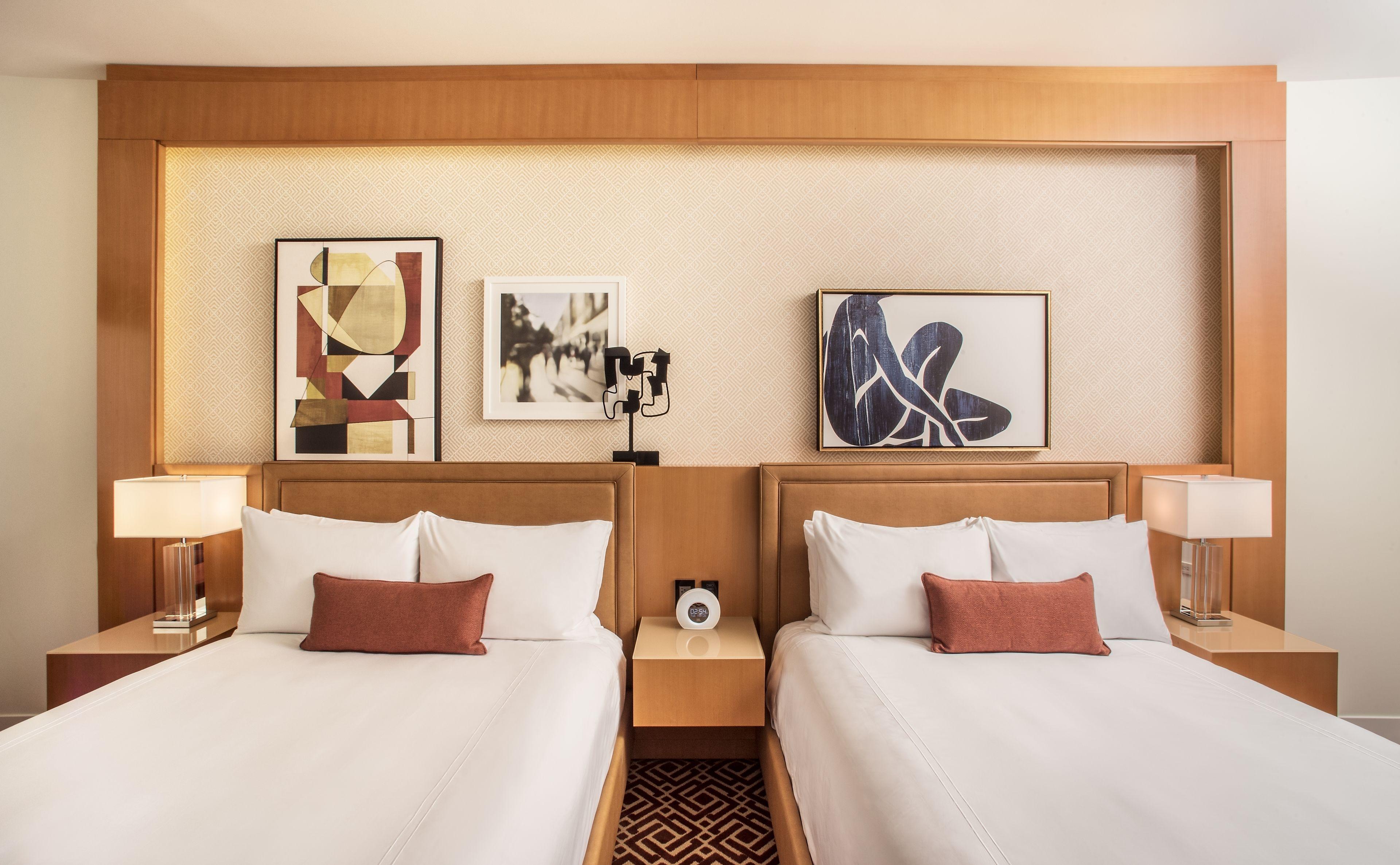 Hotel By Marriott Downtown Magnificent Mile 3*