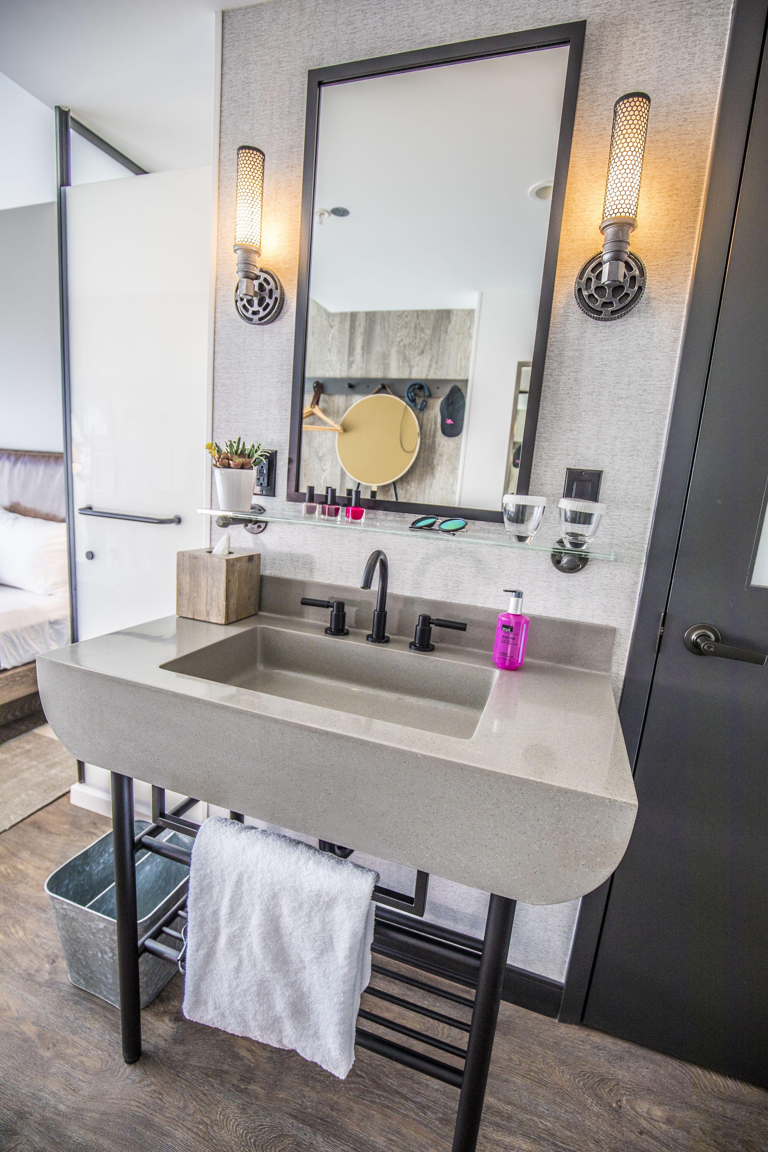 Hotel Moxy Downtown 3*