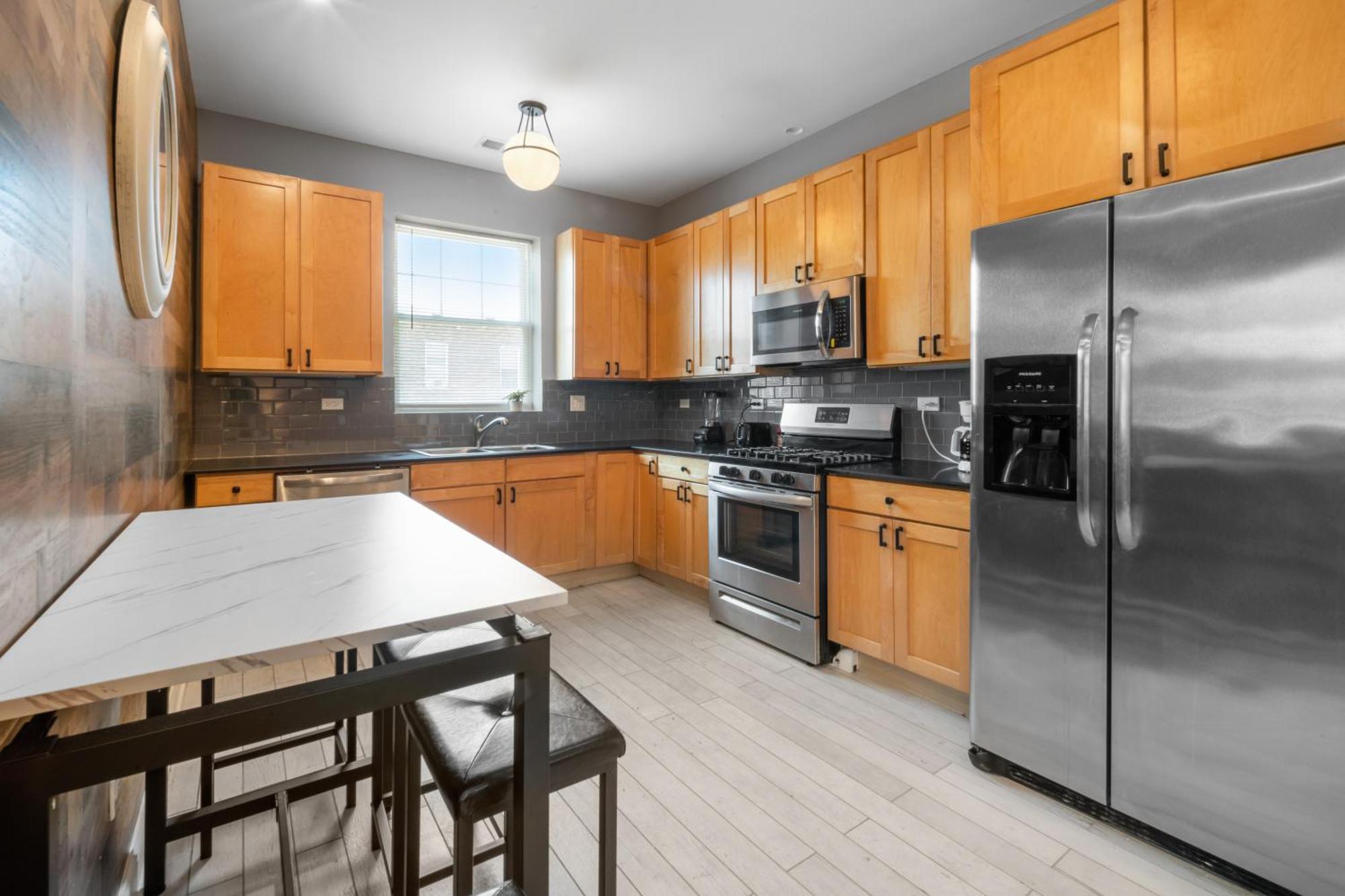 Kenwood Apartments, Downtown Hyde Park Homestay *