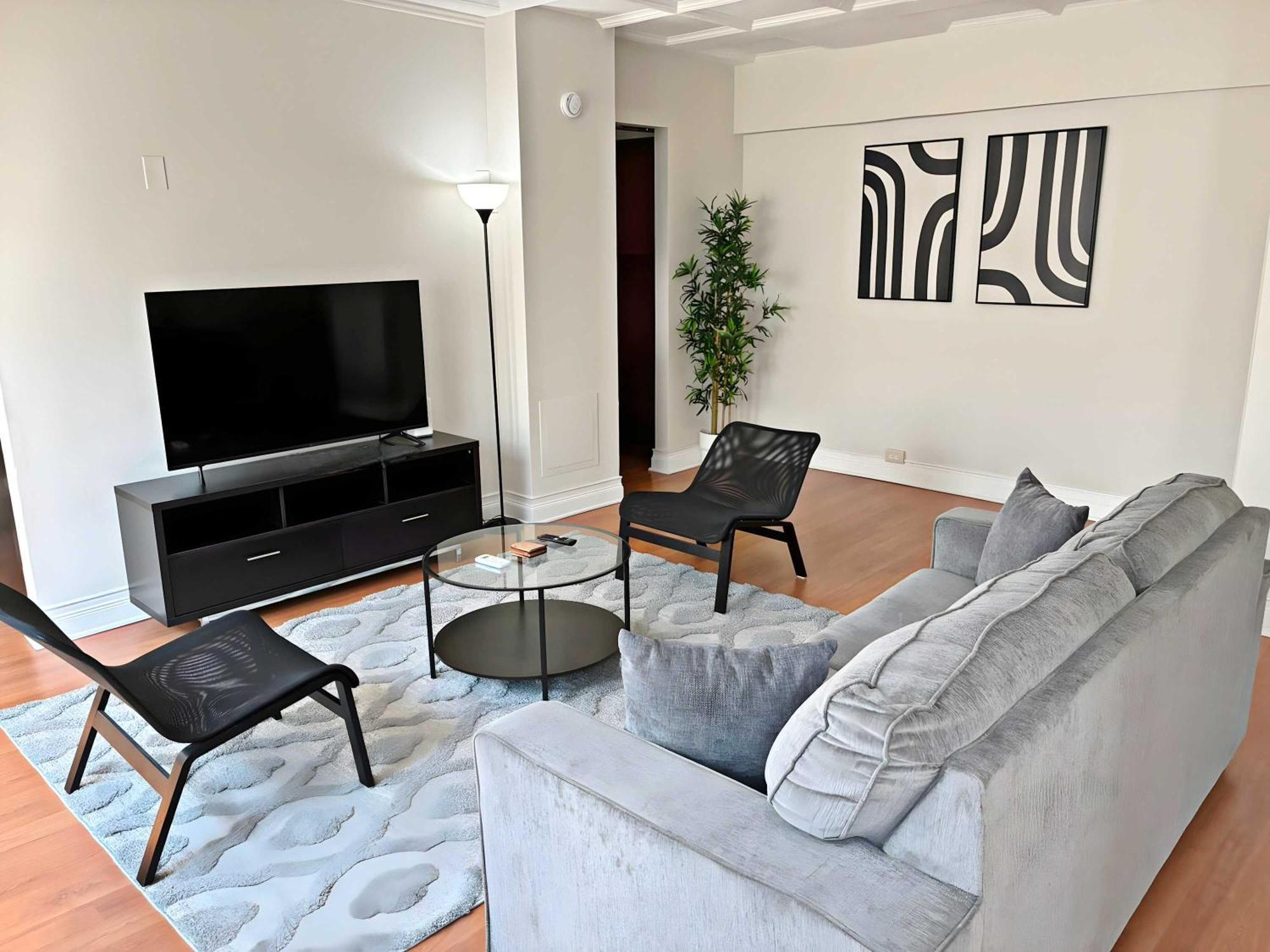 Apartment Cozy And Roomy 2br In - Lsalle 1802