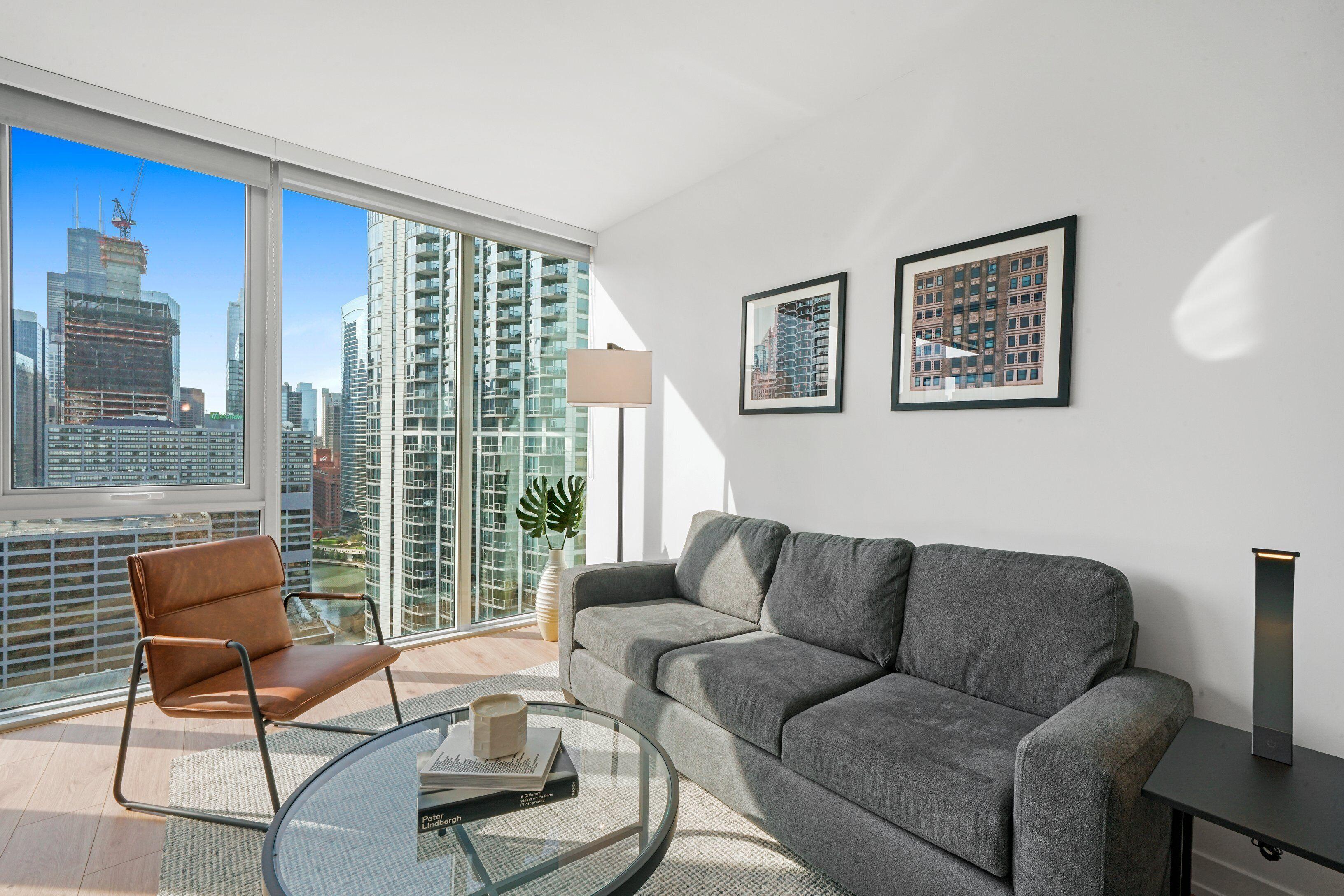 Level - River North 4*