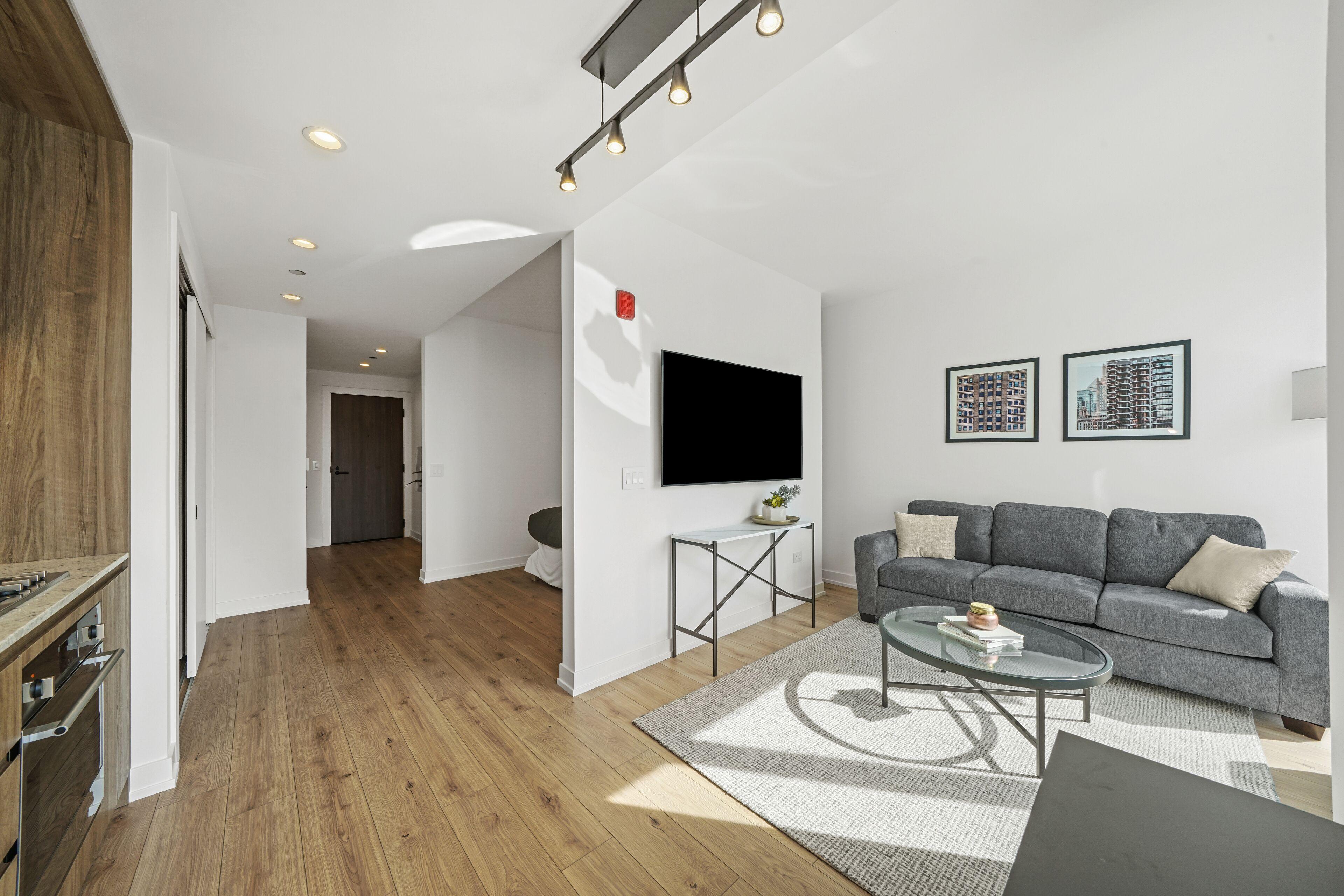 Hotel Level - River North