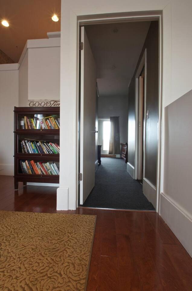 Amazing Wicker Park Penthouse With Skyline Views