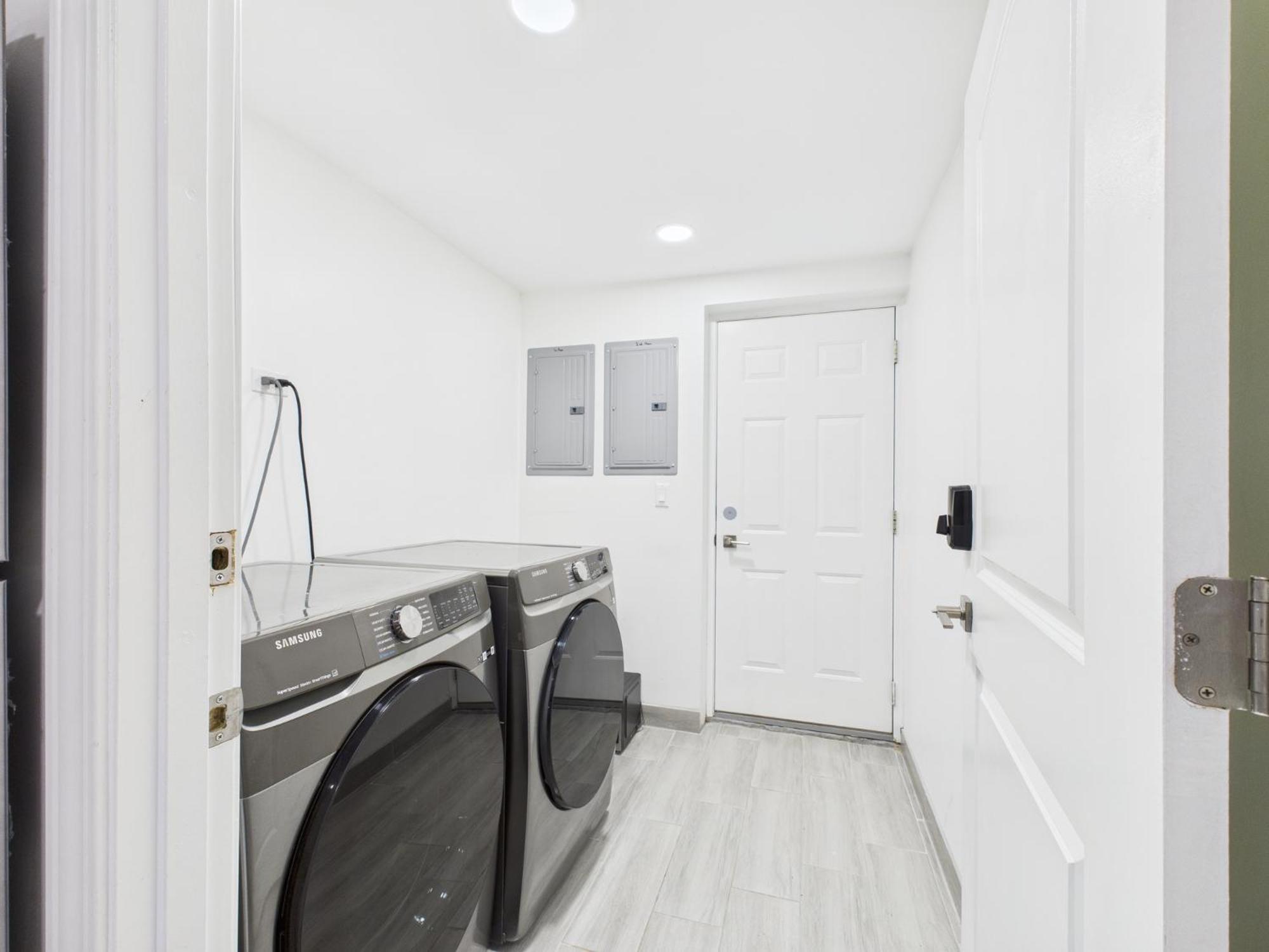 Addison Elite Art Deco Retreat Garage Apartment *