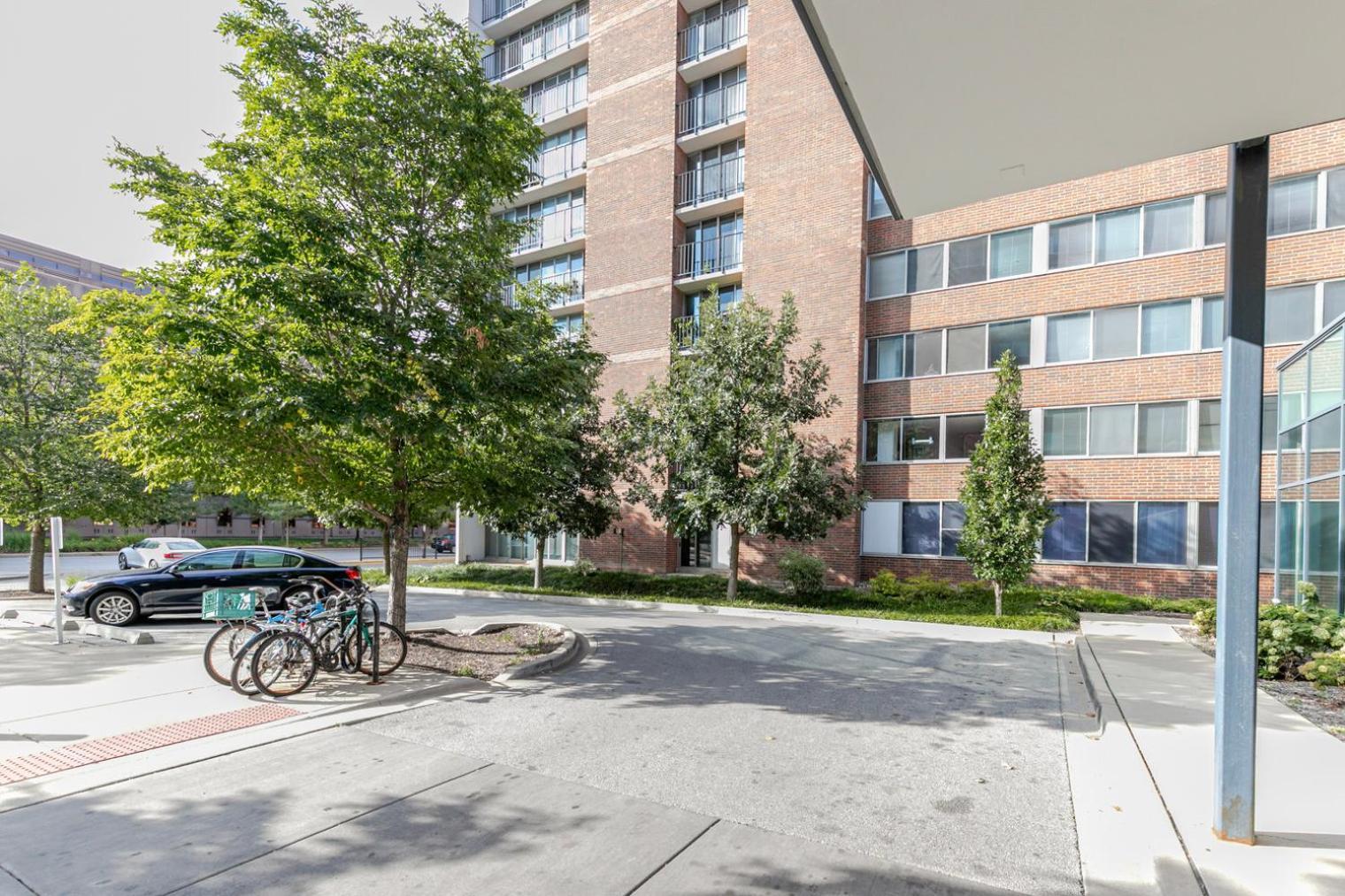 Medical District 1br W Wd Gym Nr Hospitals Chi-720 *