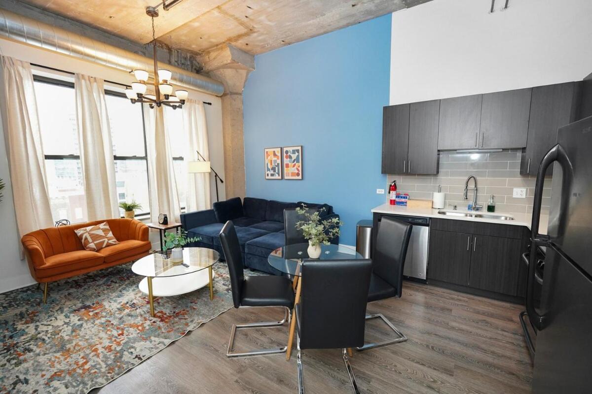 Mccormick Place: Modern Downtown Loft With Optional Parking * Chicago