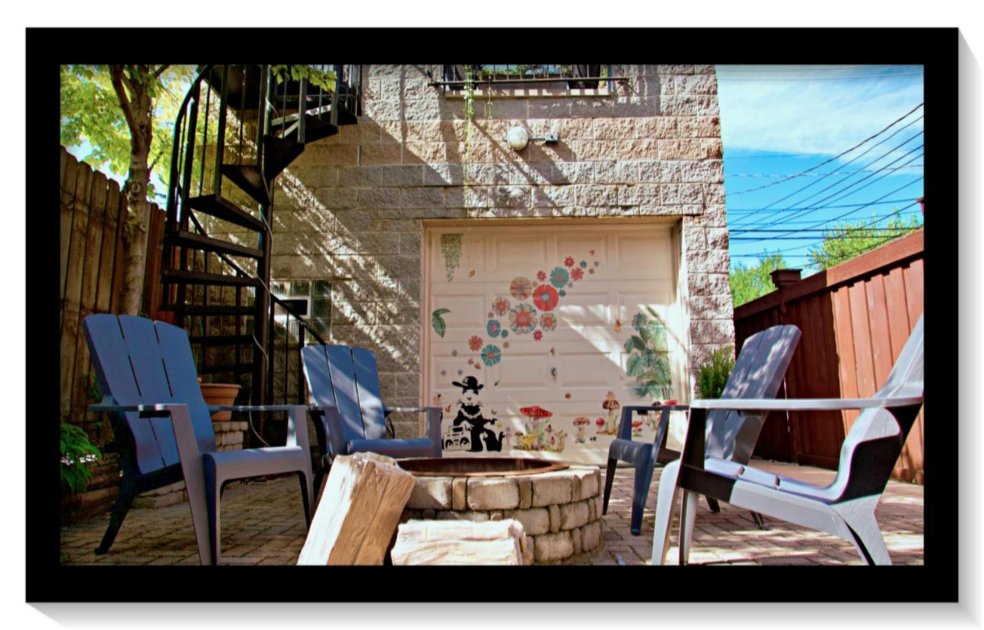 The Banksy-greystone Rooftop Firepit United Center Apartment