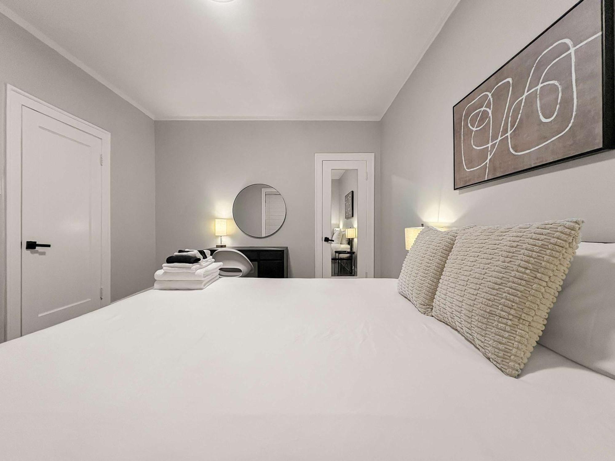 Spacious 4br Retreat - Chase E1 * Chicago