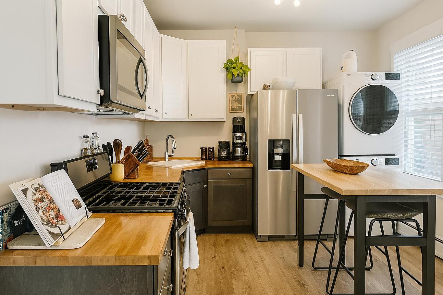 Beautiful 2bd 1ba * Chicago