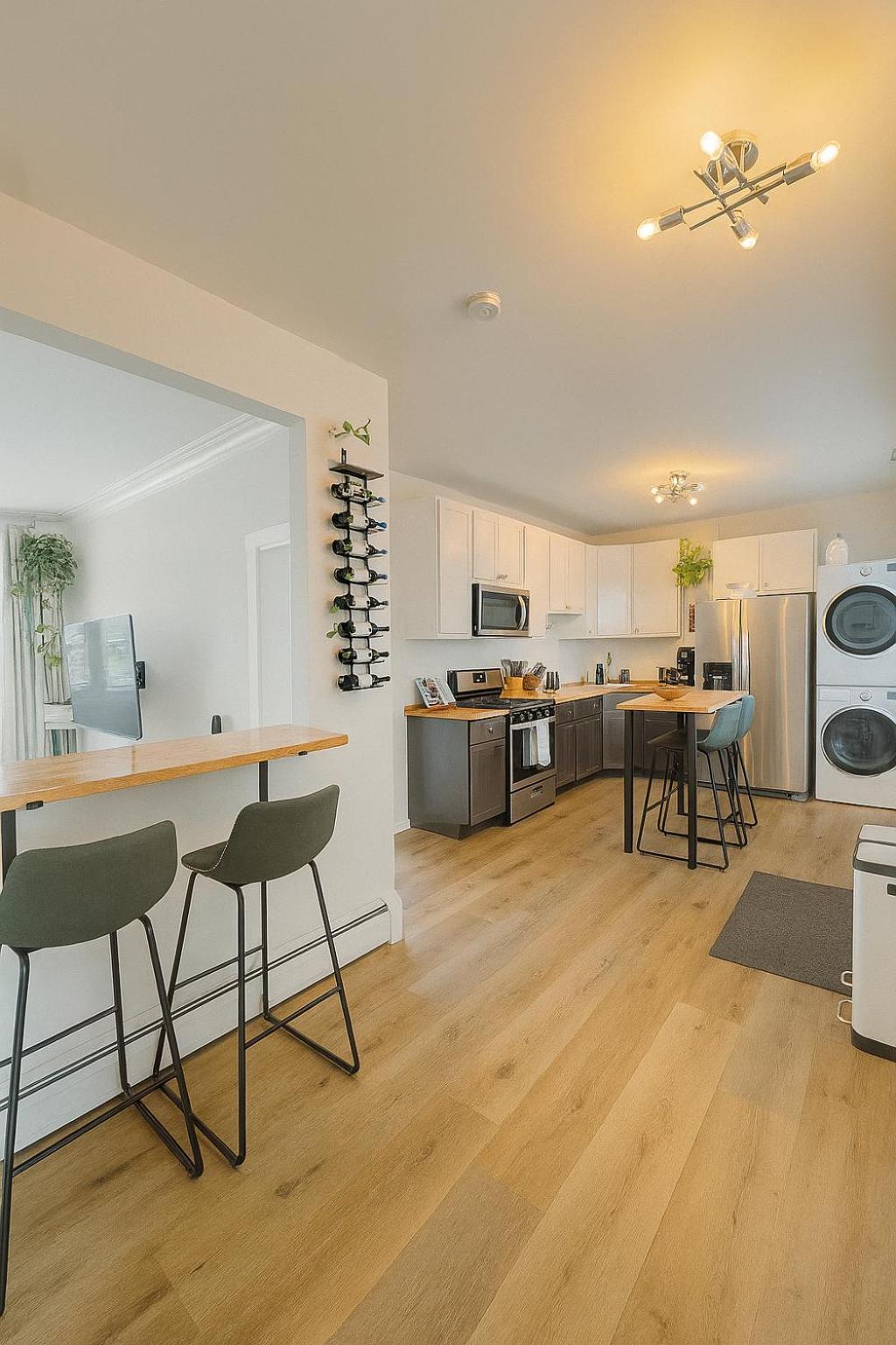 Beautiful 2bd 1ba * Chicago