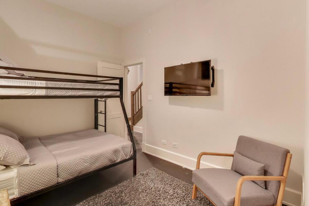 Hello Again, Chicago! *