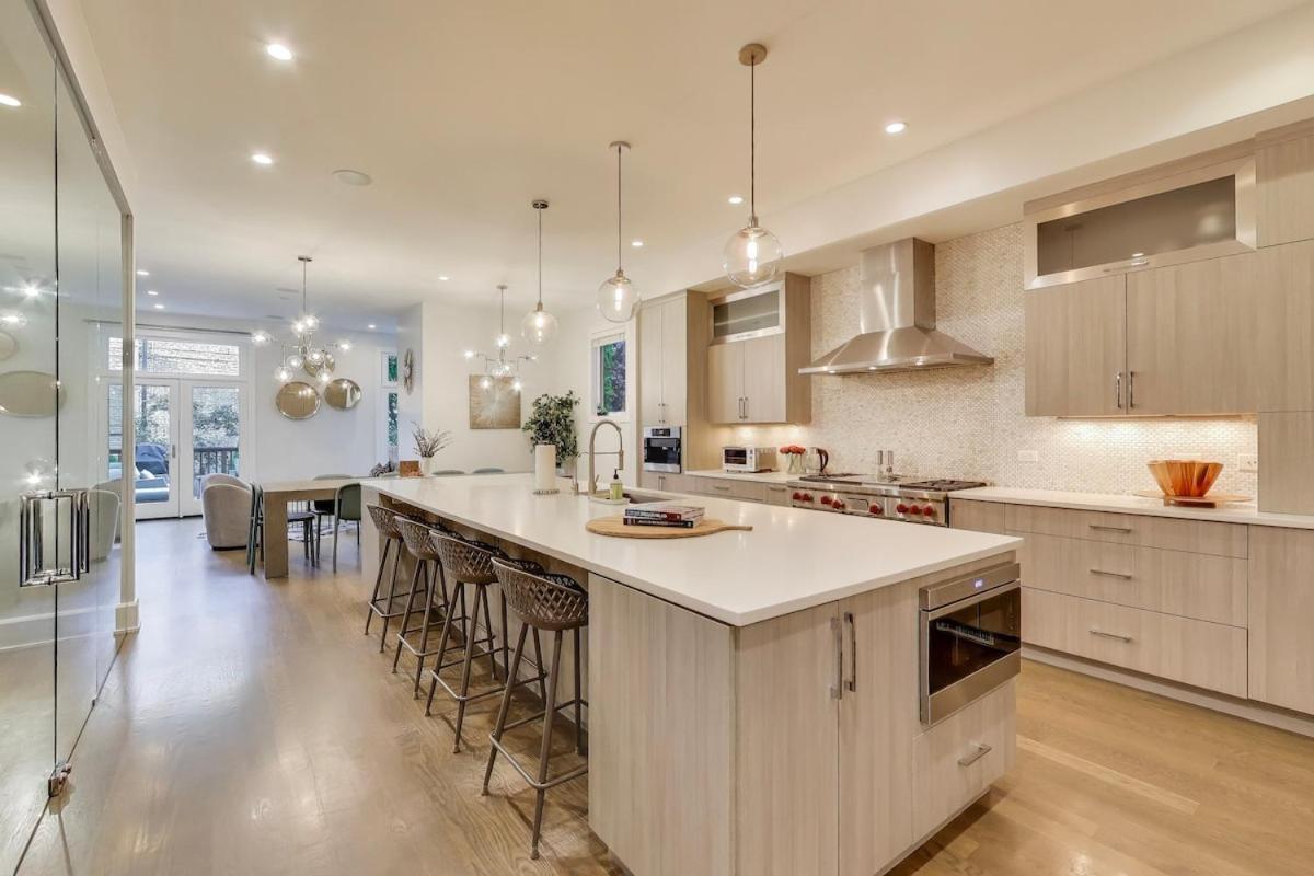 Hello Again, Chicago!