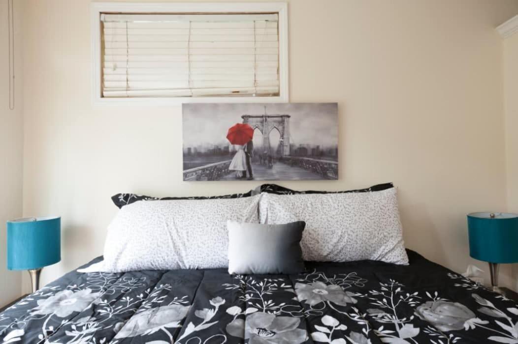 2 Rooftops 2 Car Garage 4 Stories *