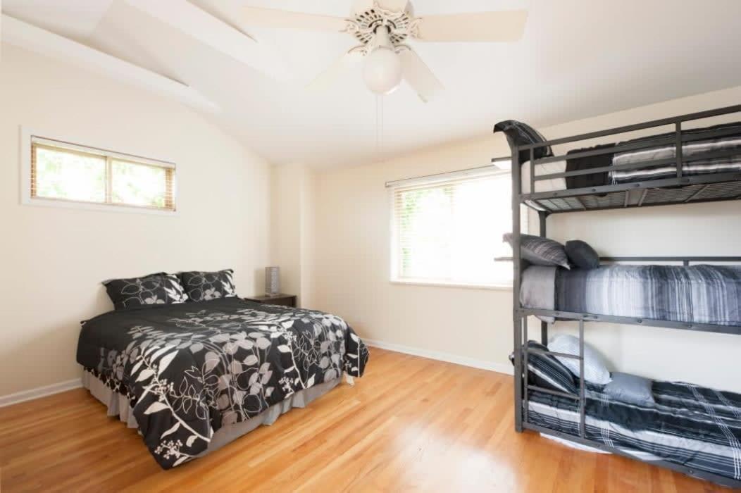 2 Rooftops 2 Car Garage 4 Stories *