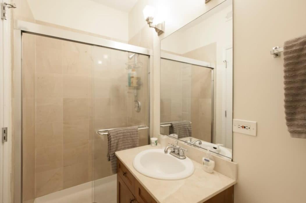 Holiday home 2 Rooftops 2 Car Garage 4 Stories *