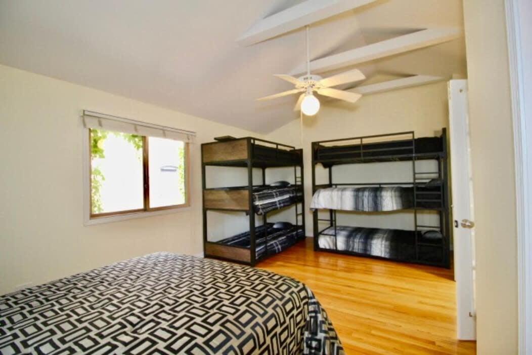 2 Rooftops 2 Car Garage 4 Stories Holiday home Chicago