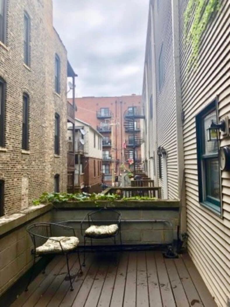 2 Rooftops 2 Car Garage 4 Stories *