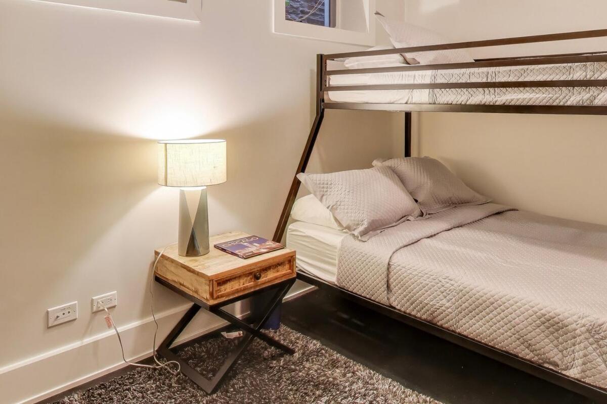 Hello Again, Chicago!