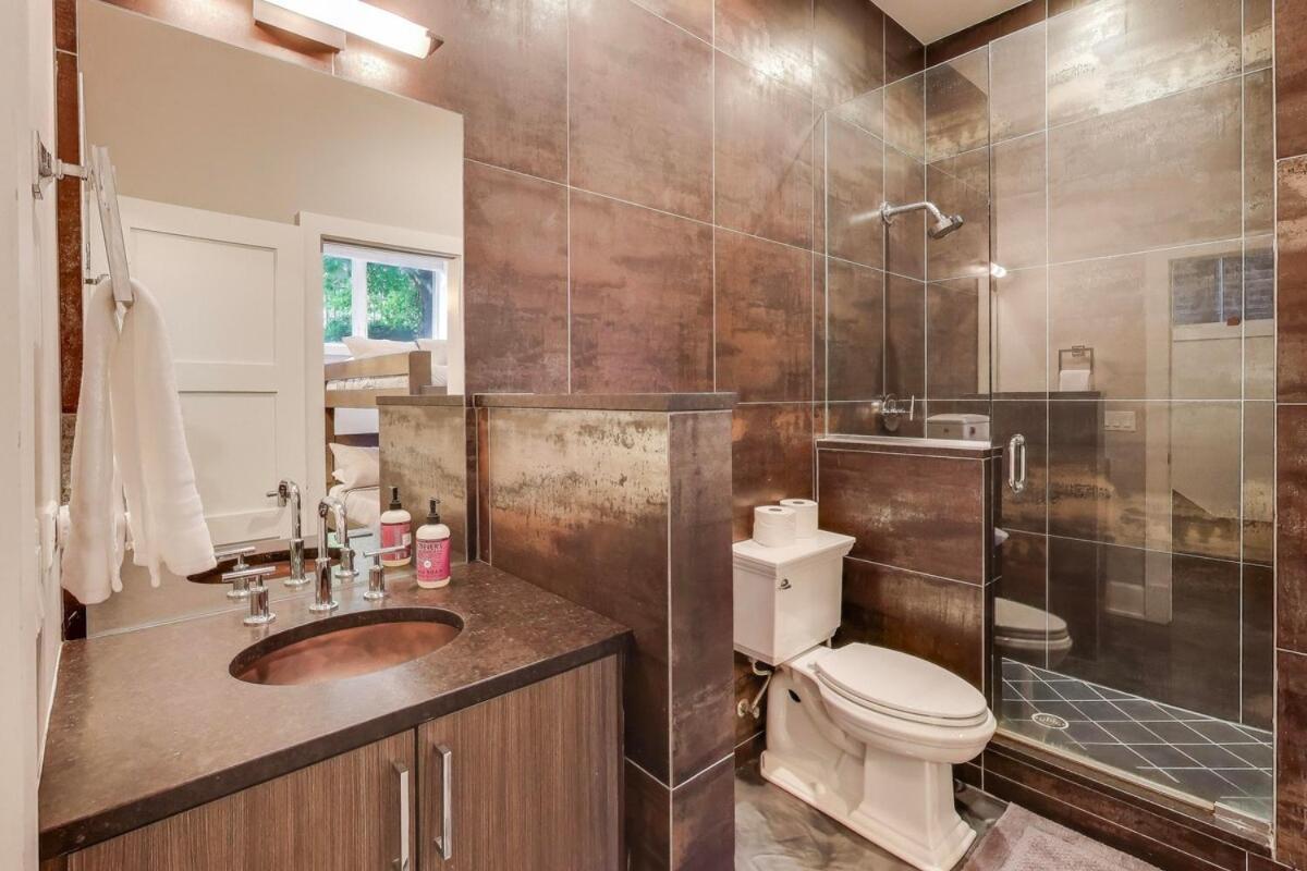 Hello Again, Chicago!