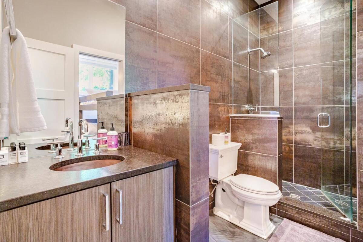 Hello Again, Chicago!