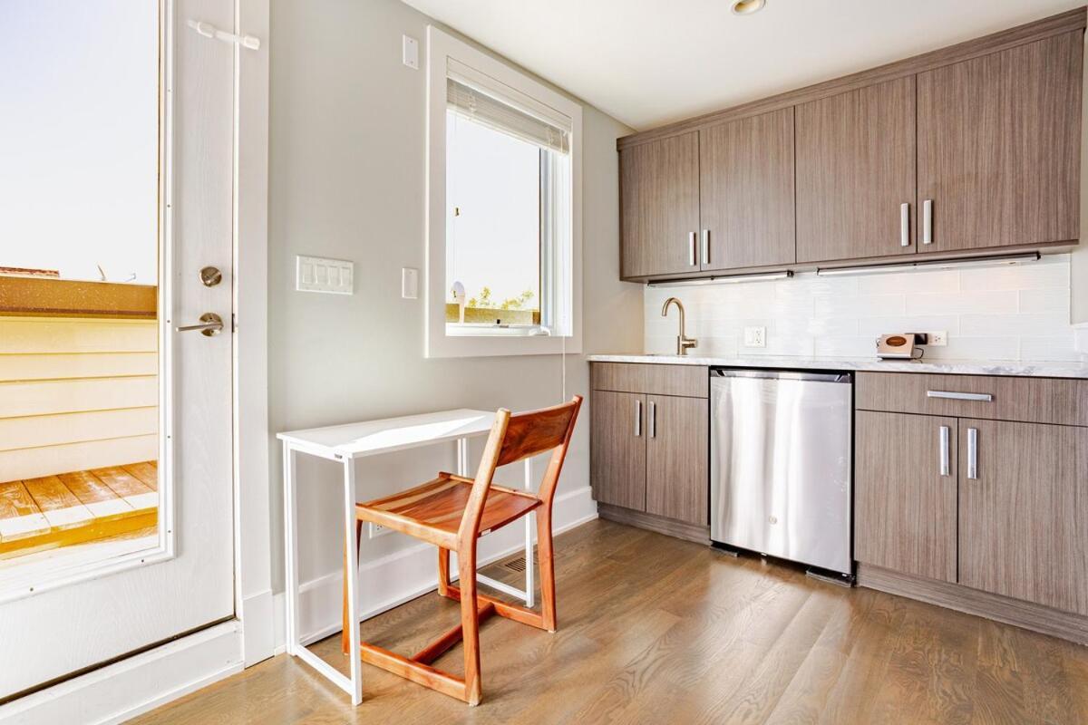 Hello Again, Chicago! * Chicago