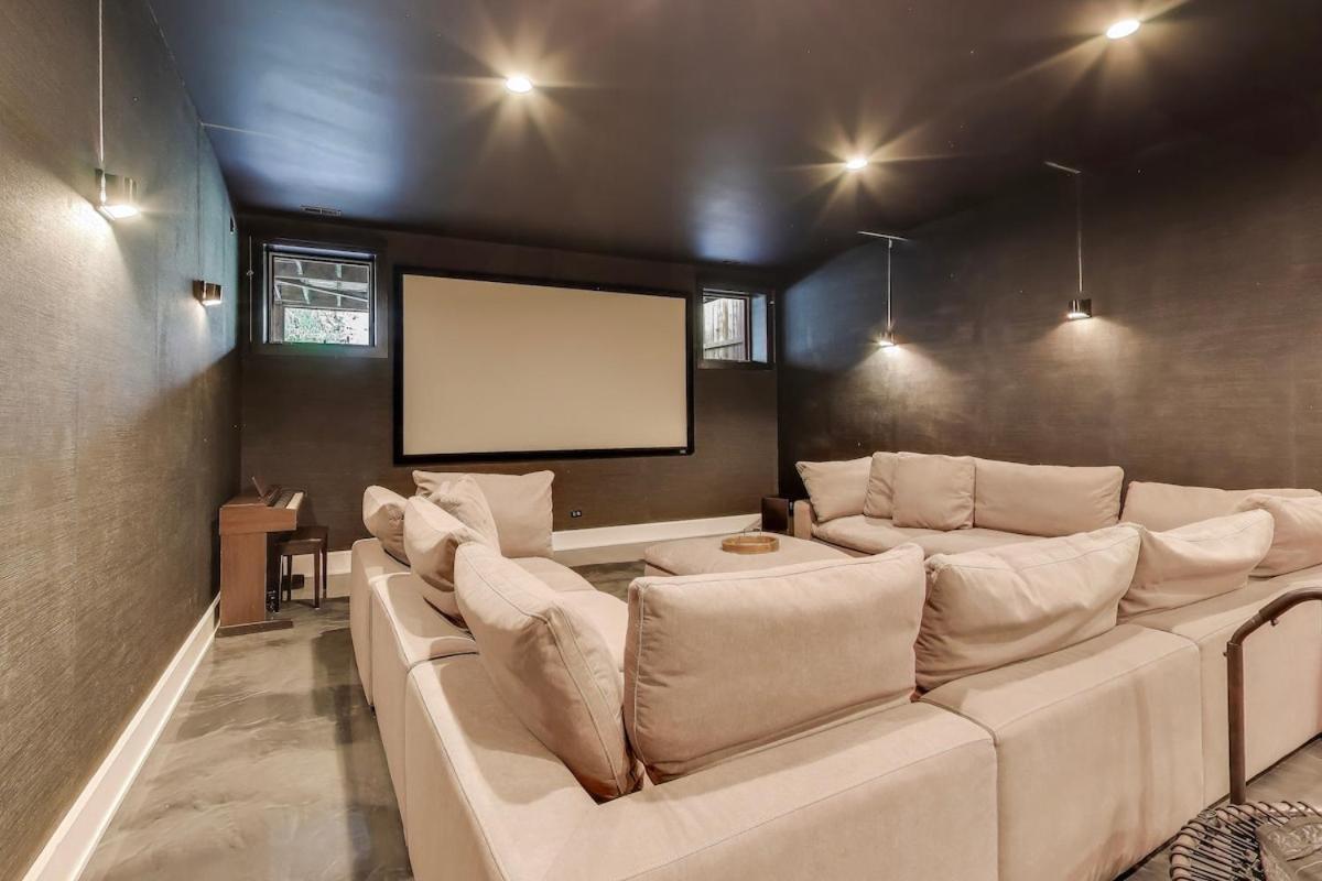 Hello Again, Chicago! * Chicago