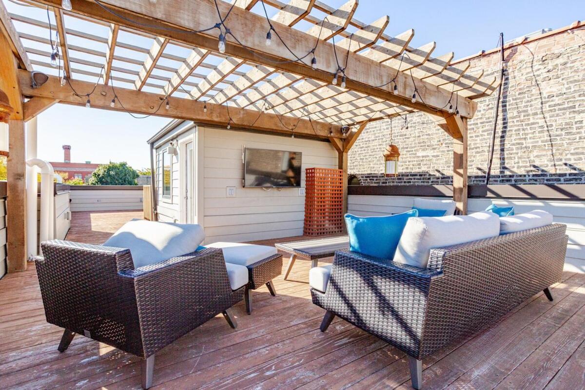 Hello Again, Chicago!