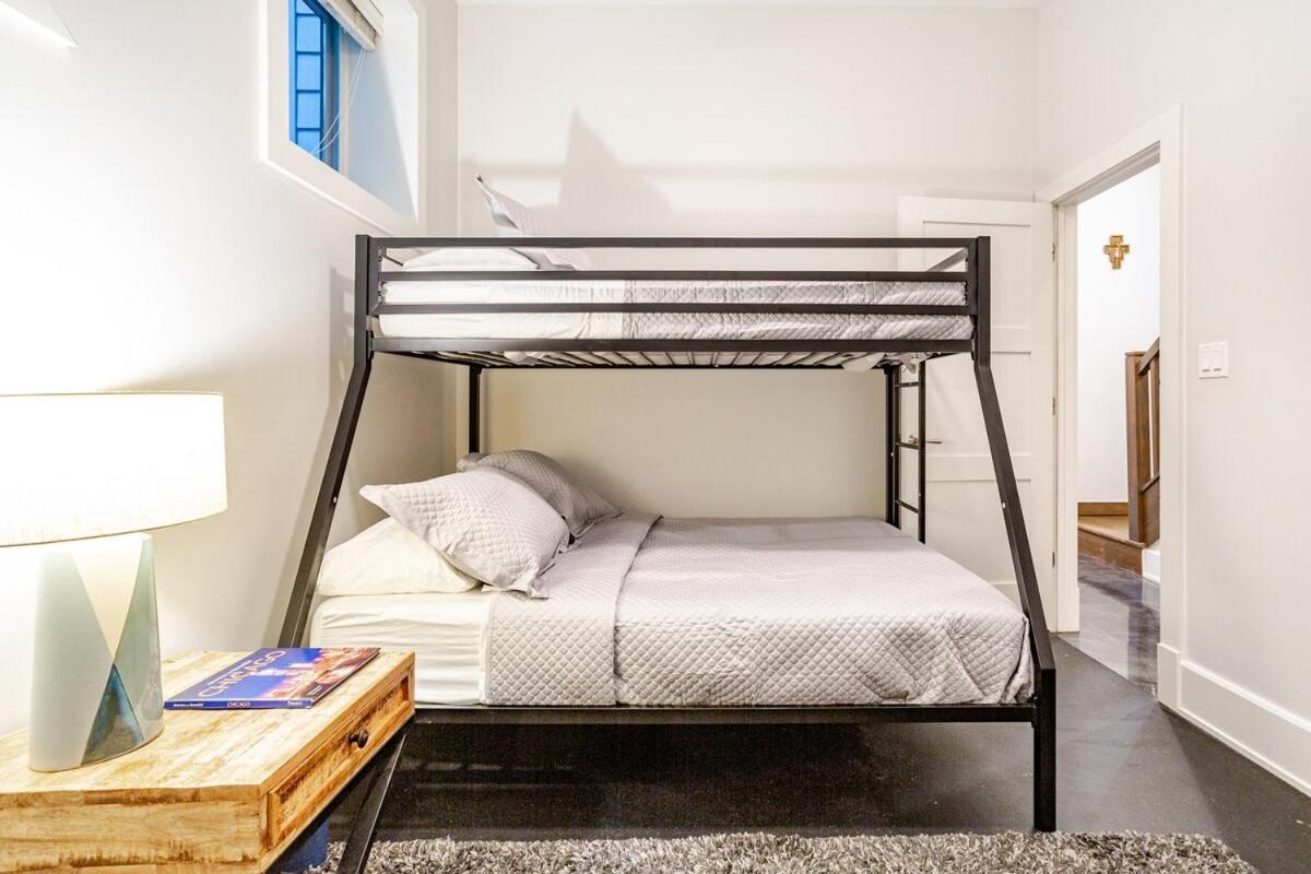 Hello Again, Chicago! *