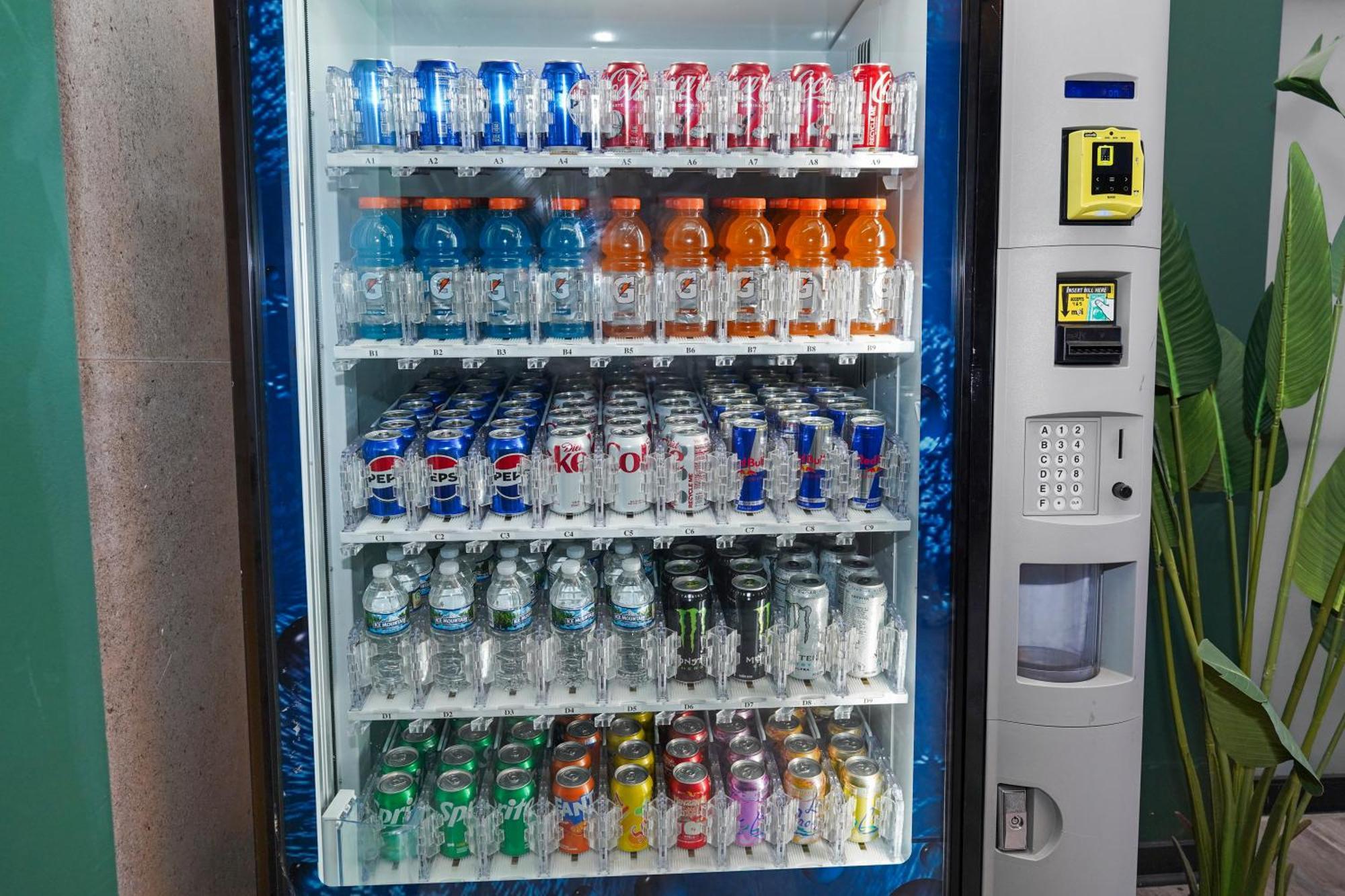 Mccormick Place: Modern Downtown Loft With Optional Parking