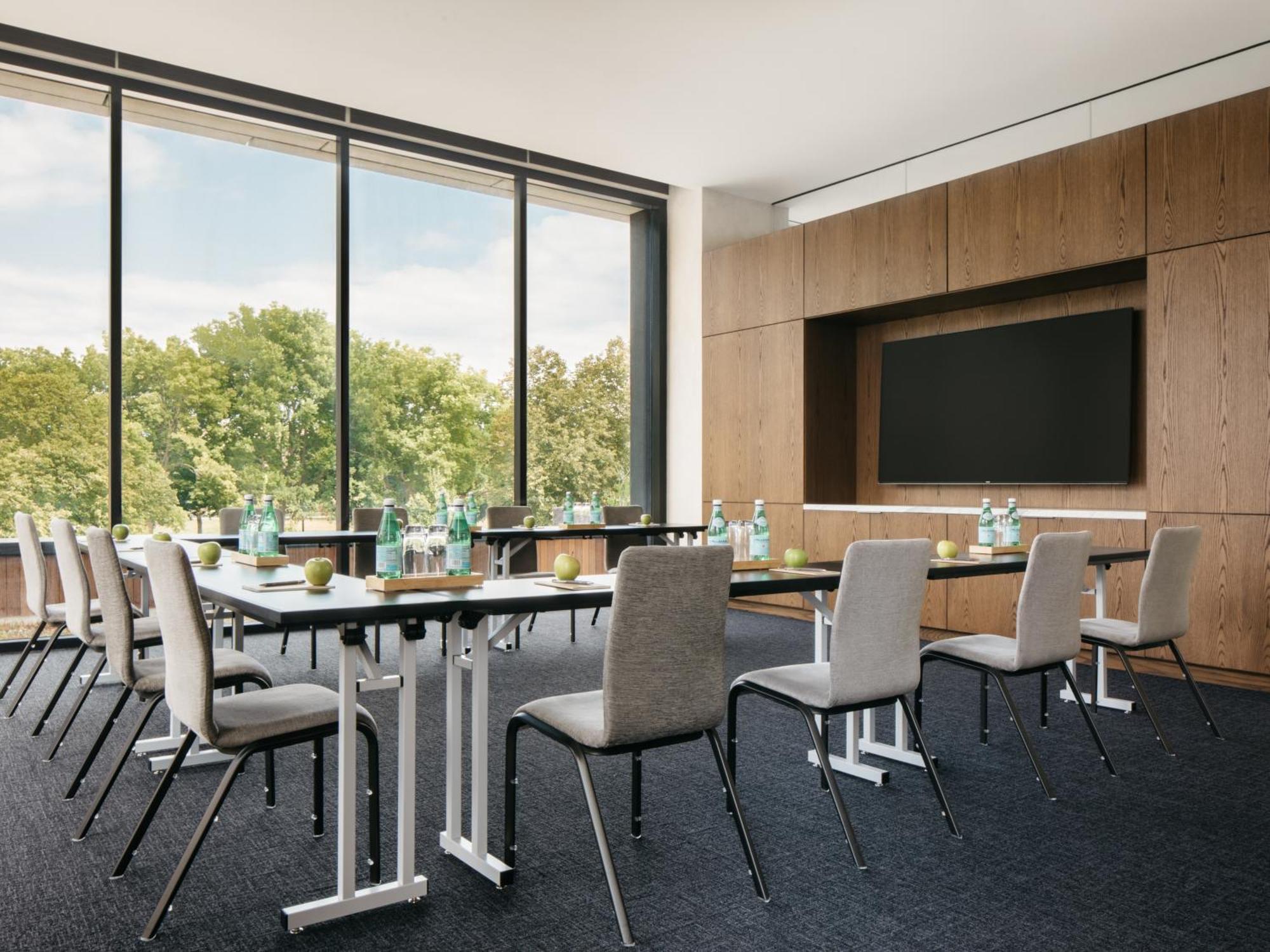 The Study At The Of Hotel 4*