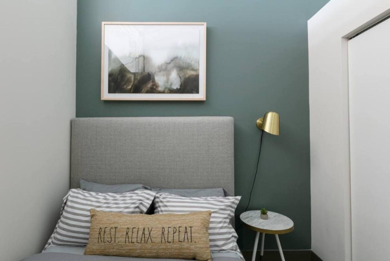 Downtown Mich Ave - 6 Penthouses, Sleep 25