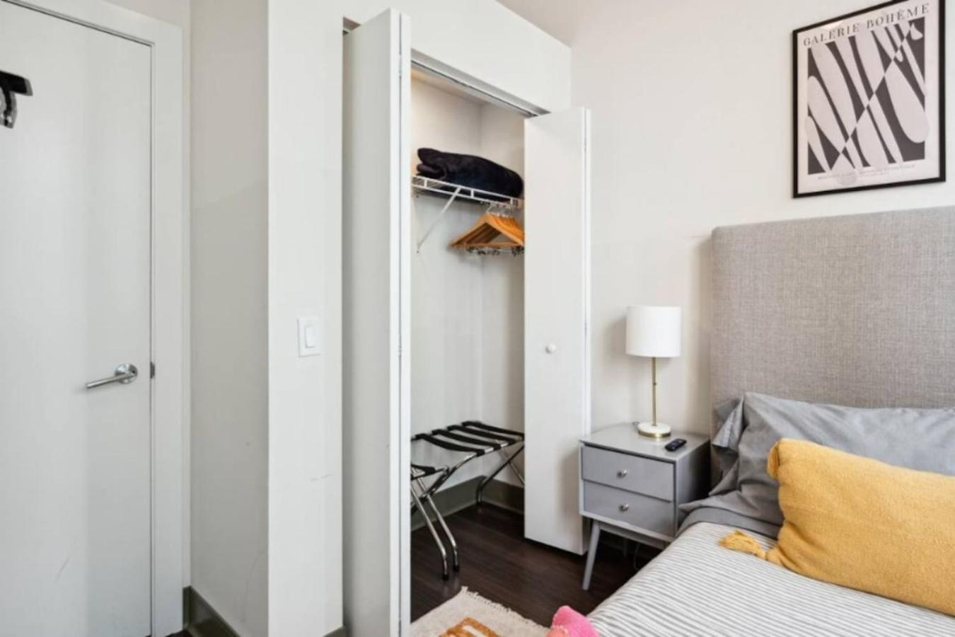 Downtown Mich Ave - 6 Penthouses, Sleep 25