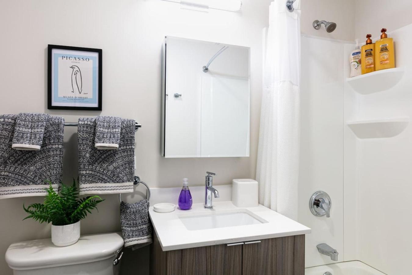 Downtown Mich Ave - 6 Penthouses, Sleep 25 Holiday home *