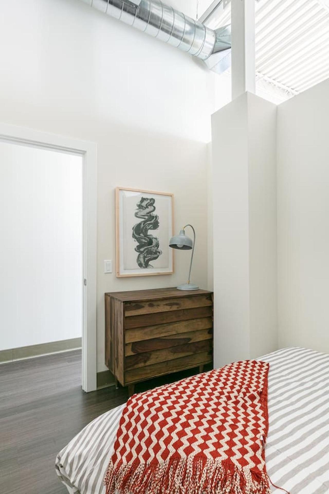 Holiday home Downtown Mich Ave - 6 Penthouses, Sleep 25